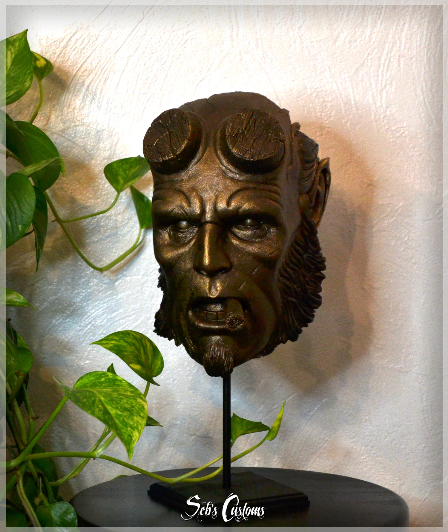 Hellboy face taille réelle