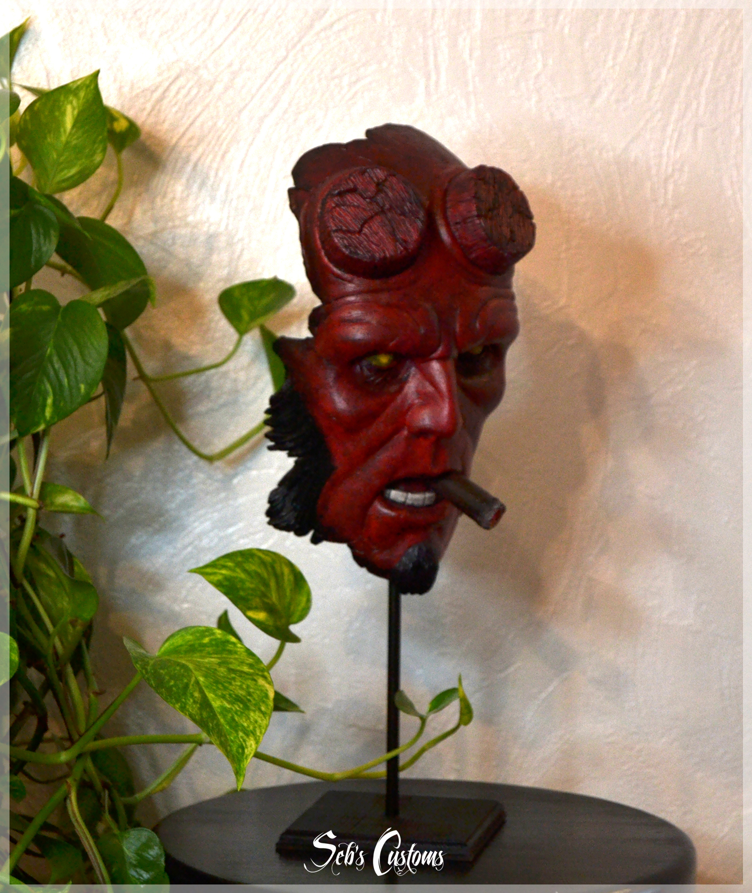 Hellboy face taille réelle