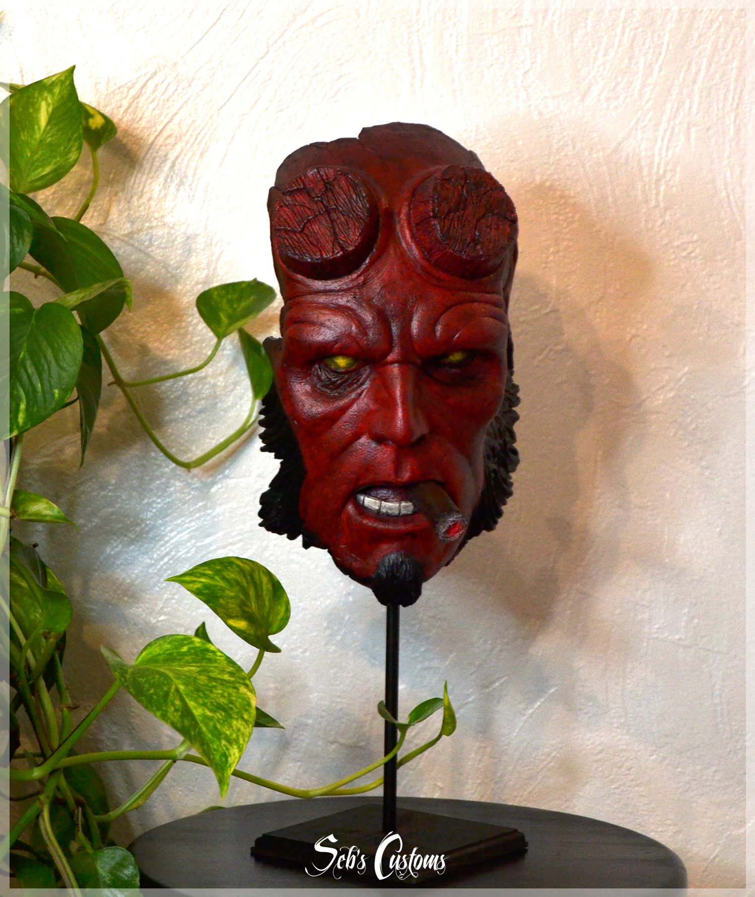 Hellboy face taille réelle