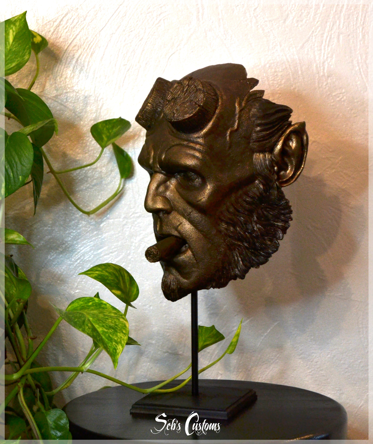 Hellboy face taille réelle