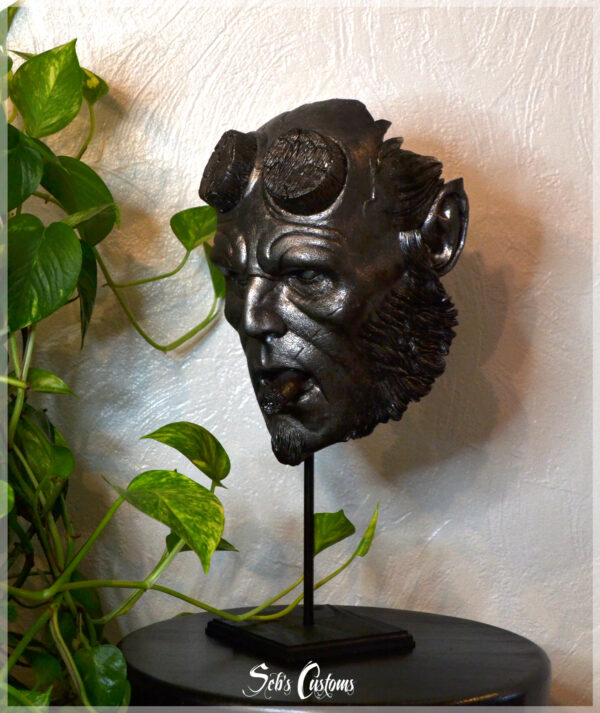 Hellboy face taille réelle